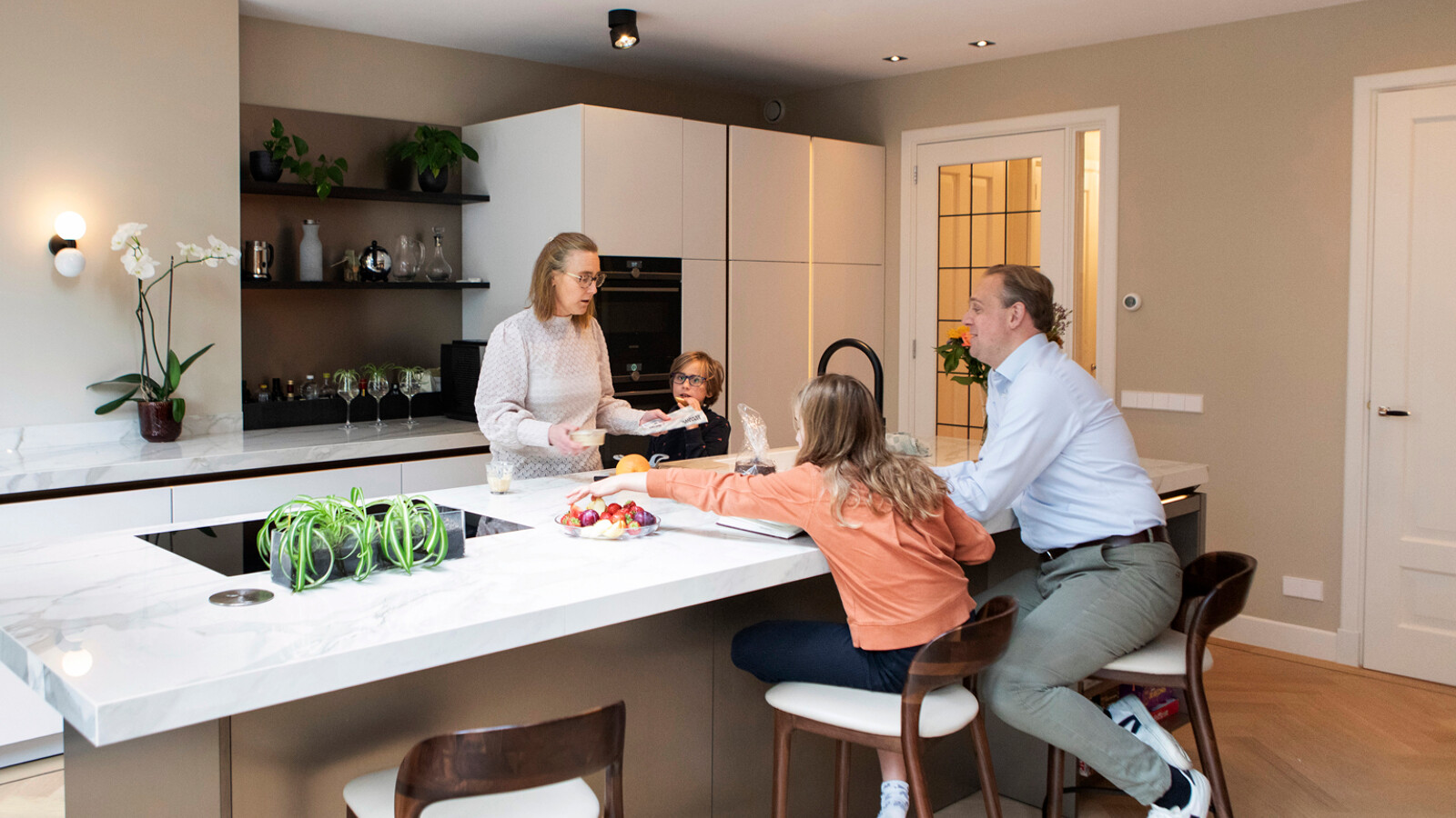 SieMatic keuken in brons en wit in Amsterdam-Ekelhoff Keukens