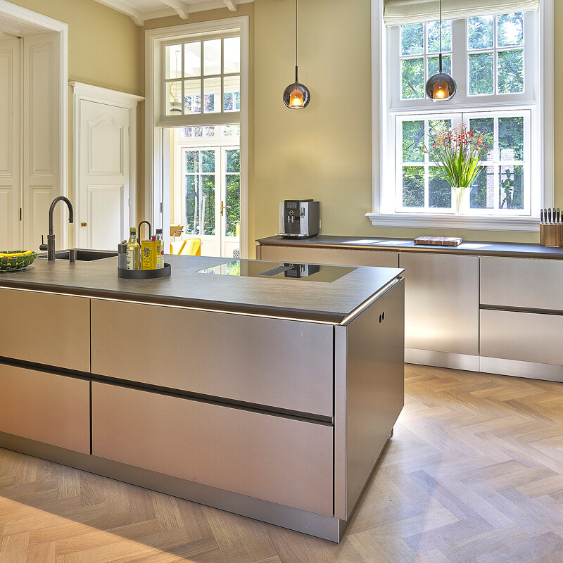 Gerealiseerd project van Ekelhoff: SieMatic SLX keuken in metallic brons