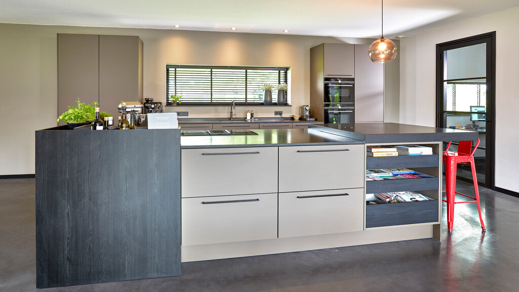 Bewertung SieMatic Küche Urban in Umbra Similaque samtmatt. Küchenbewertung von unseren Kunden in Groningen. Ekelhoff Küchen in Nordhorn