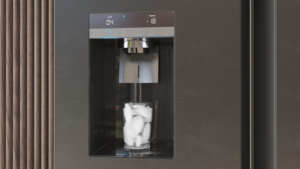 De nieuwste Siemens vrijstaande koelvriescombinatie iQ700 met ijsblokjes spender - Ontdek de nieuwste smarte keukenapparatuur bij Ekelhoff Keukens in Nordhorn.