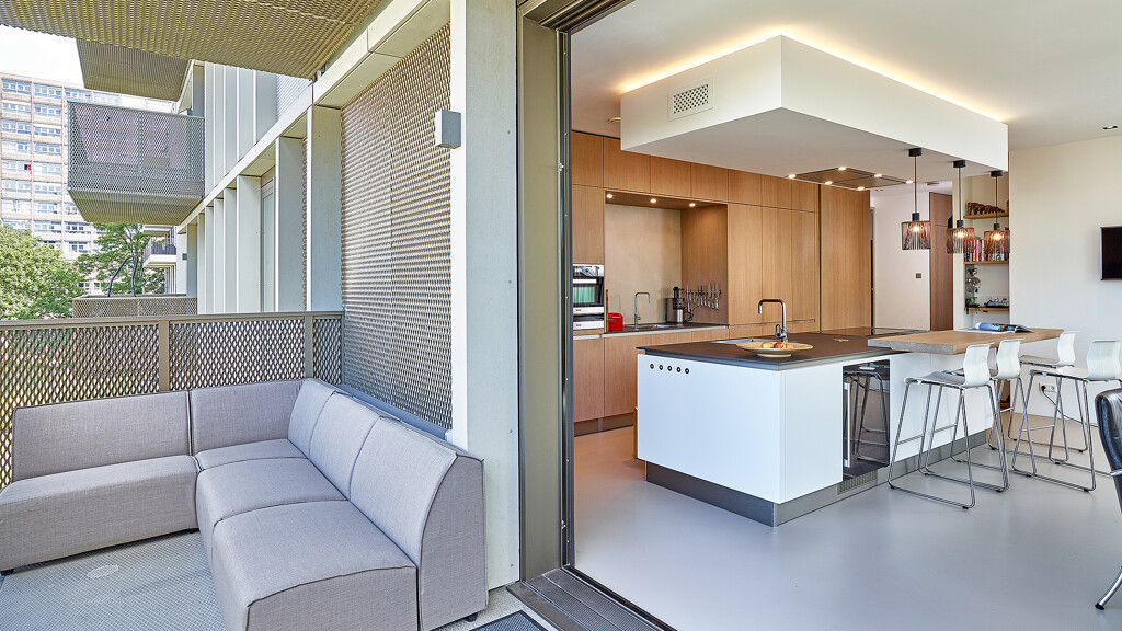 Moderne offene Manufaktur Küche in Eiche Select von Ekelhoff Kuechen in Nordhorn