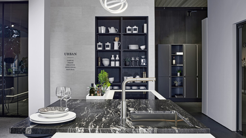 SieMatic showroomkeuken - witte eilandkeuken - Ekelhoff keukens Nordhorn