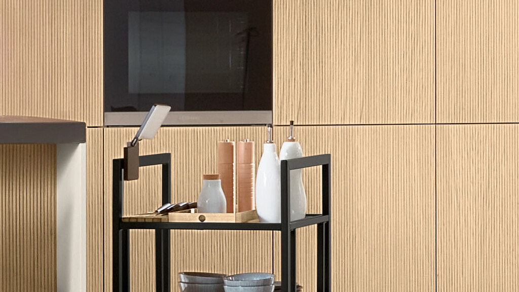 Ballerina keuken met ribbelfront Talea in licht eiken. Ontdek Ballerina keukens bij Ekelhoff in Nordhorn