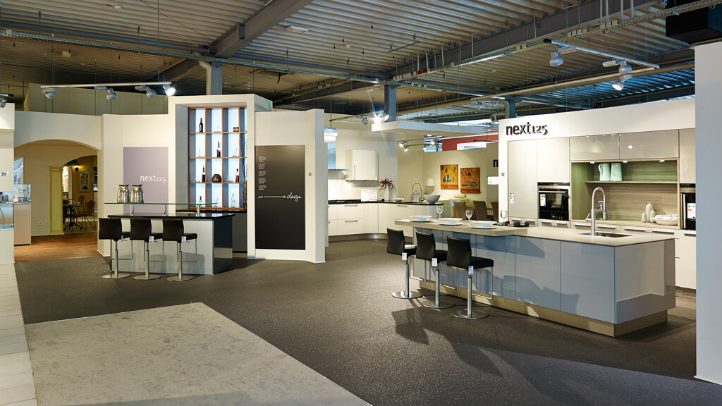 Ekelhoff Keukens - Kuchenland Nordhorn keukenshowroom met keukens van next125
