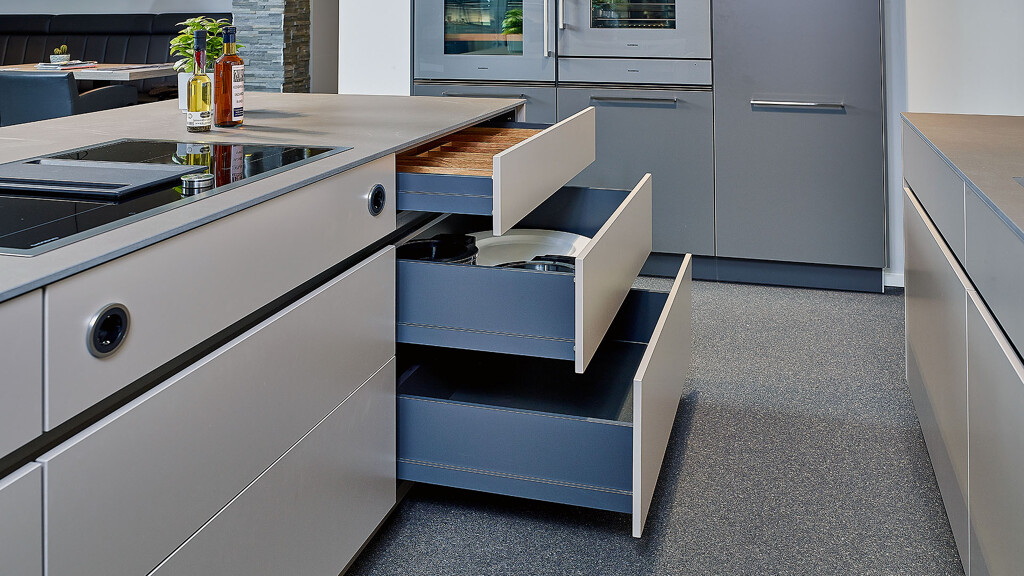 Küche nach Maß, Ekelhoff Küchen Deutschland - hellgraue Küche 