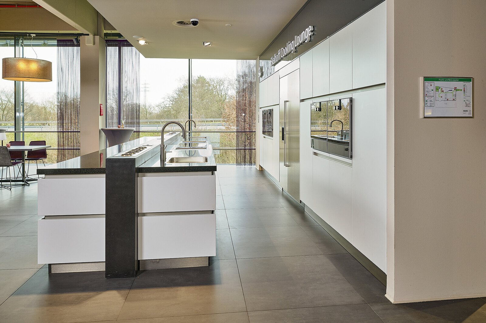 Showroomkeuken Sale - Grote professionele keuken voor kookworkshops, catering, showkoken - Ekelhoff Keukens