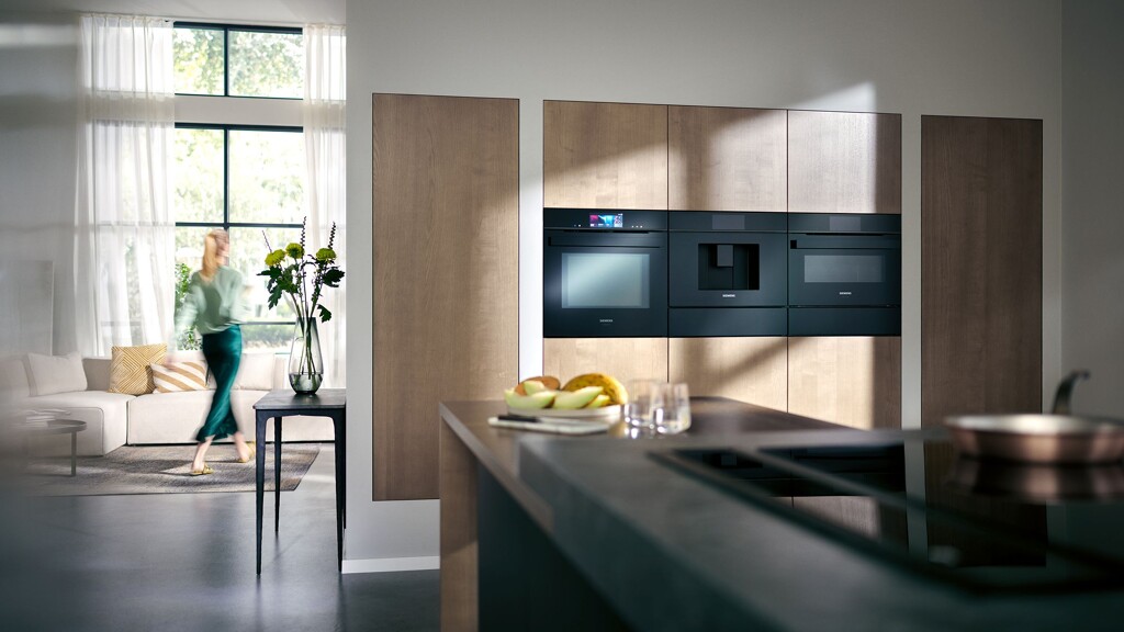 Ontdek de nieuwste keukenapparatuur van Siemens, en hoe slimme technologie uw leven makkelijker maakt. Siemens home connect -Siemens iQ700-Siemens iQ500. Kom langs bij Ekelhoff Keukens in Nordhorn.