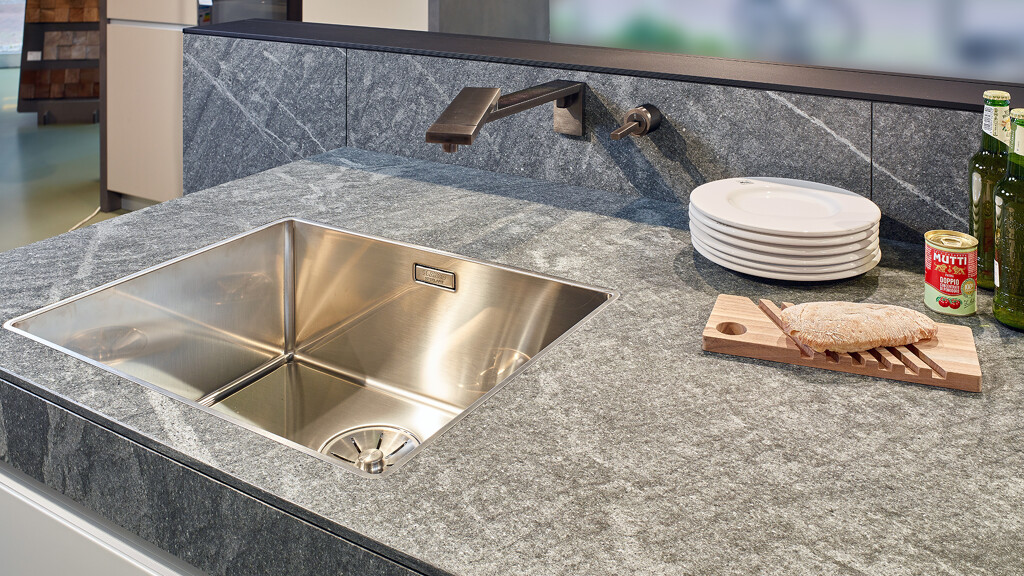 Schöne Valcucine Ausstellungsküche - Forma Mentis-Artematica-Genius Loci. Italienisches Küchendesign, jetzt im Sale bei Ekelhoff Küchen